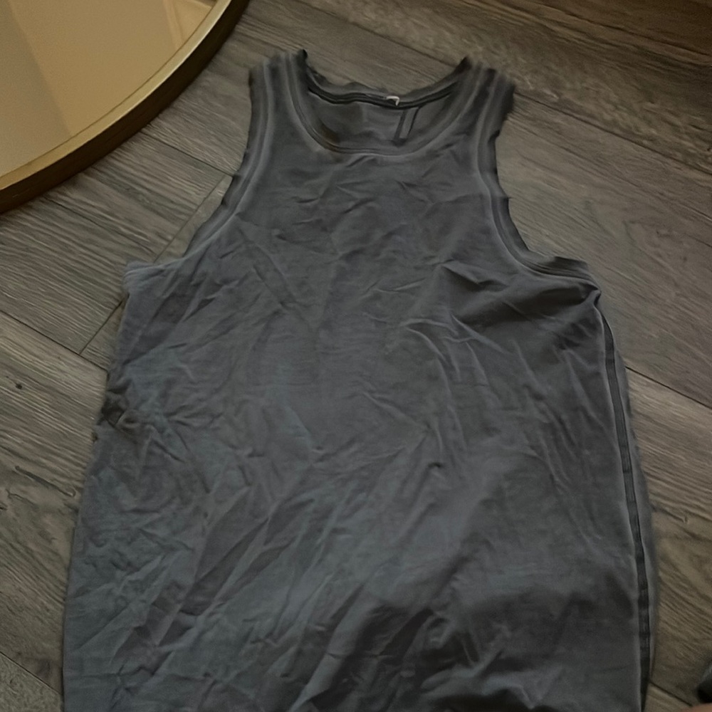 Lululemon tie back tank in rhino grey 🦏